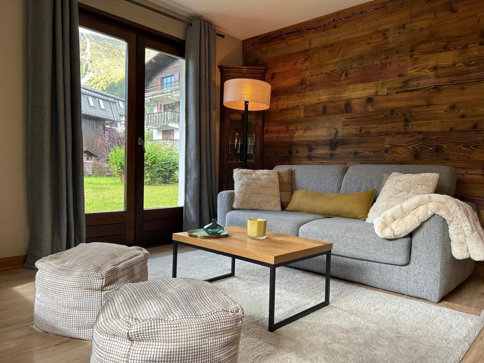 Appartement style chalet avec grande terrasse et parking prive Apartment in Chamonix