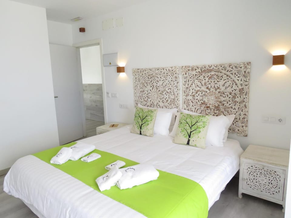 Bed, Photo of the whole room