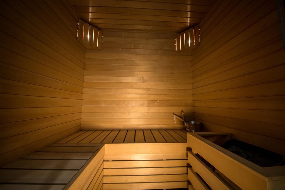 Massage, Sauna, Spa and wellness centre/facilities