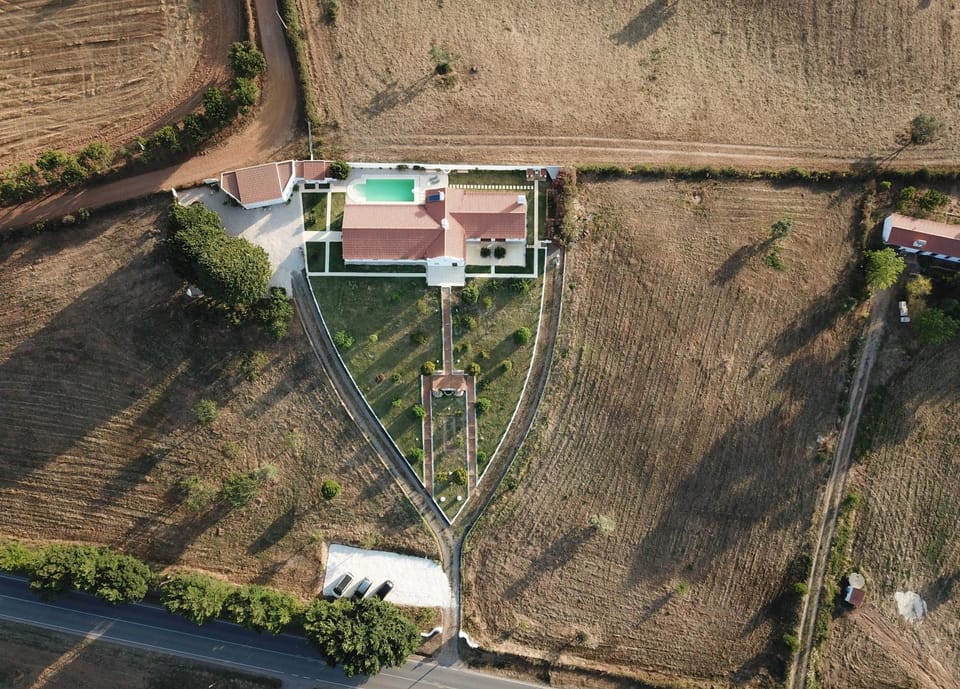 Portela Guesthouse Bed and Breakfast in Setubal District