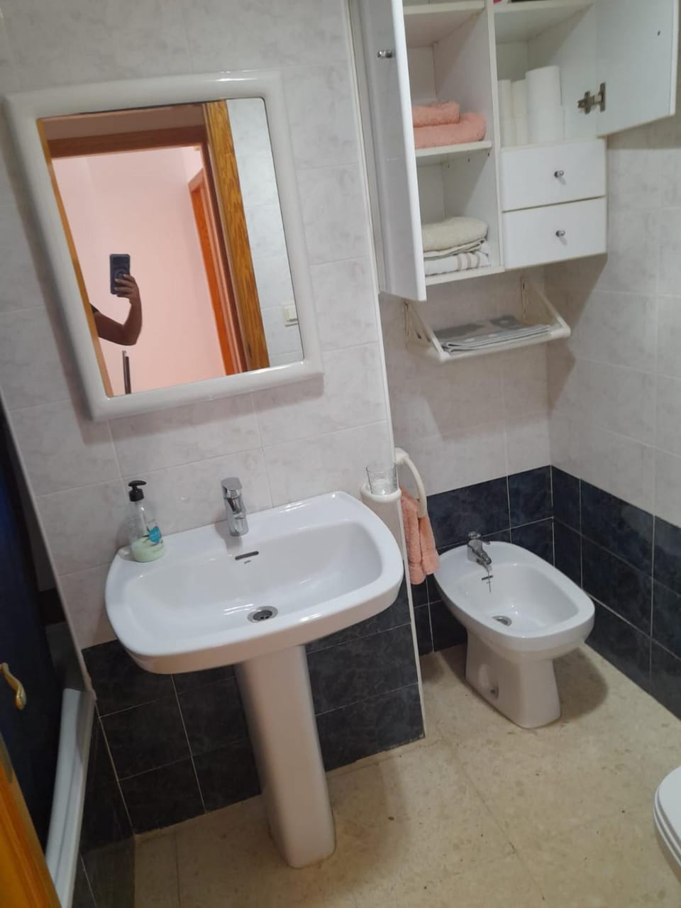 Relax y comodo APARTAMENTO CON GRAN TERRAZA, PISCINA Y CON VISTAS AL MAR, A SOLO 50 m DE LA PLAYA Apartment in Daimús