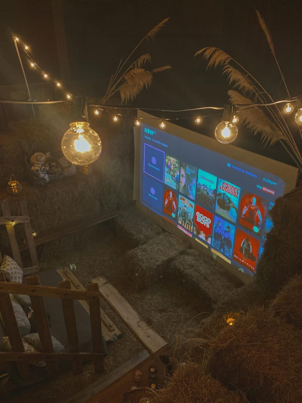 Evening entertainment, Area and facilities