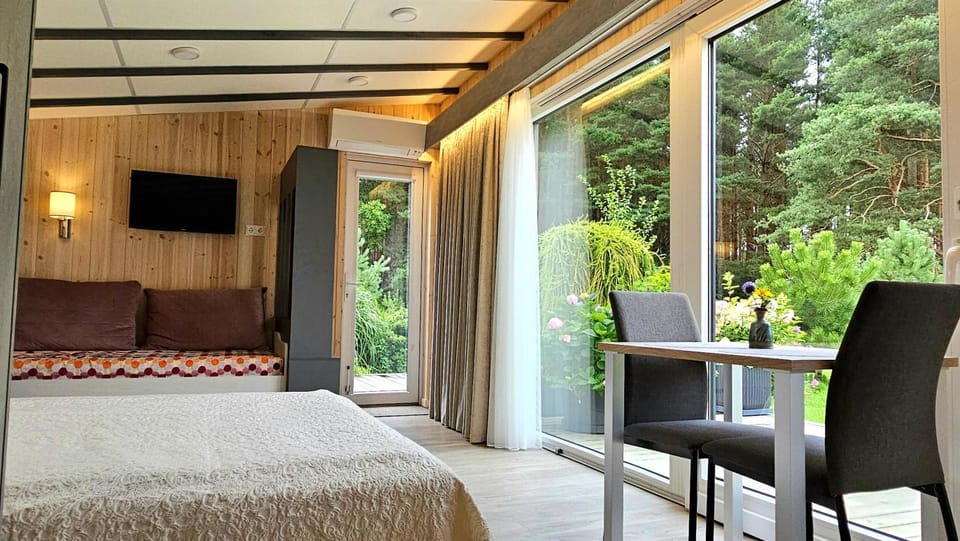 Photo of the whole room, air conditioner