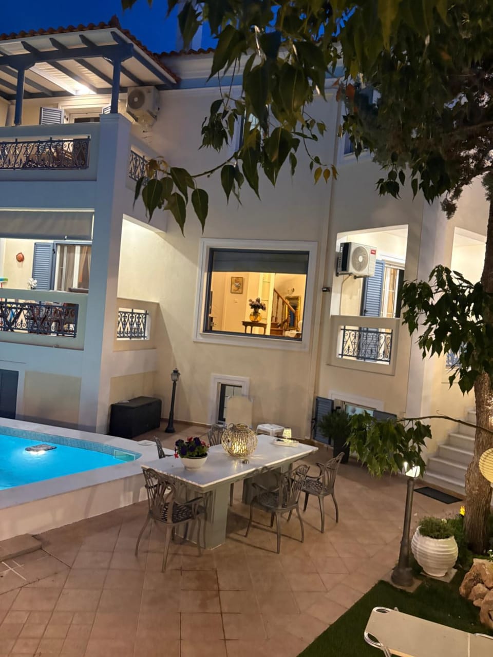 Chris Villa Villa in Islands