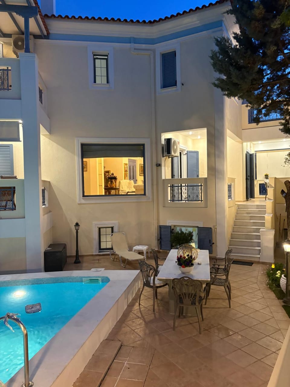 Chris Villa Villa in Islands