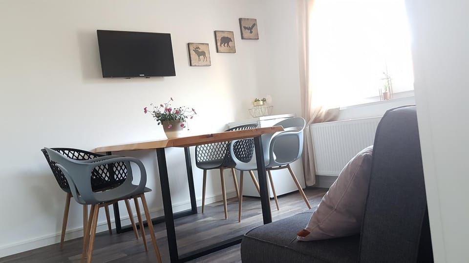 TV and multimedia, Dining area