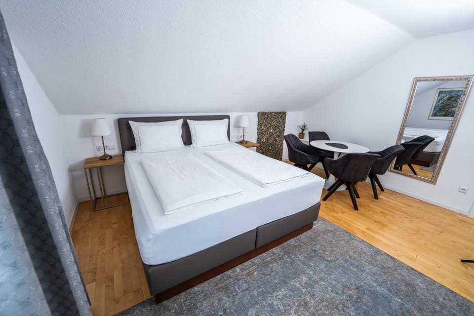 Seating area, Bedroom