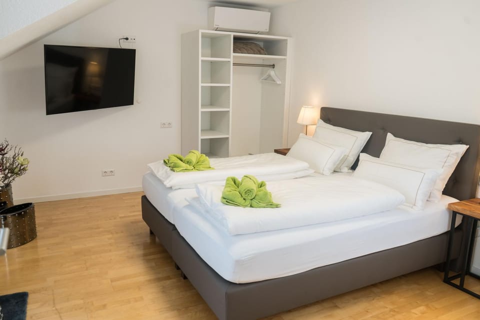 Bed, Photo of the whole room