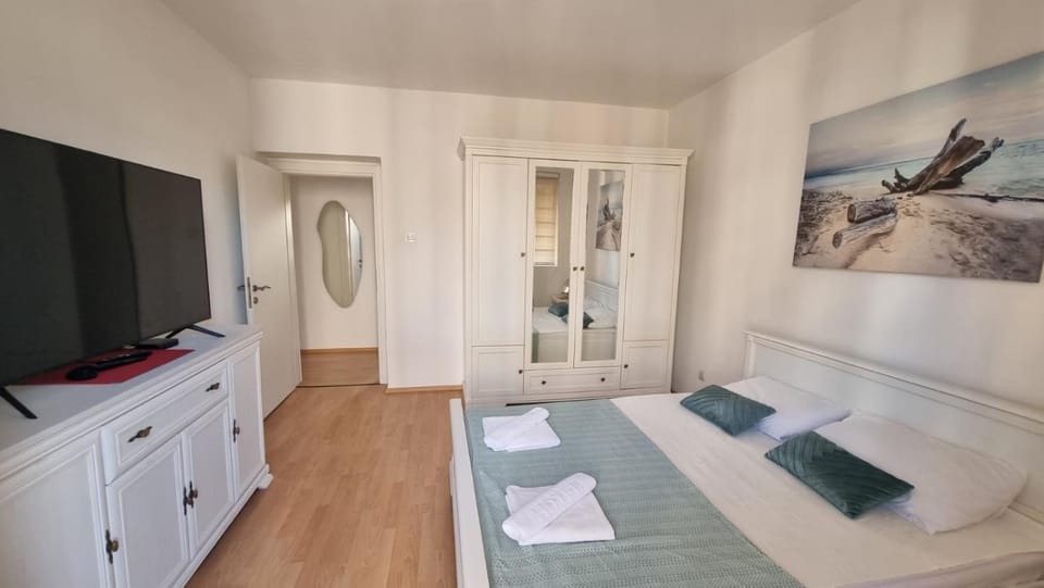 Sky - Pine Apartment in Kotor Municipality
