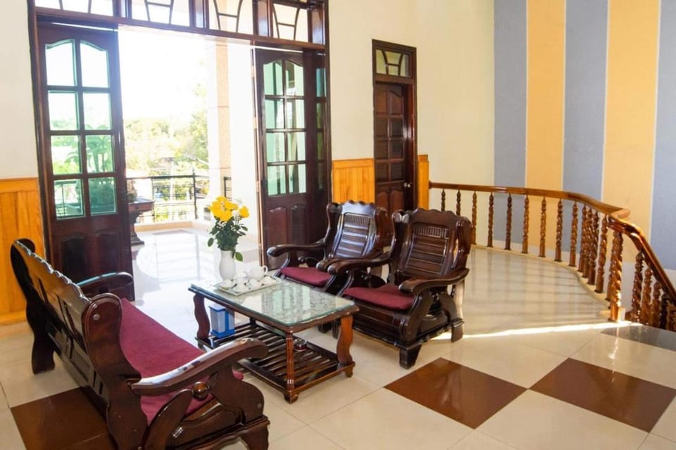 Khách Sạn Bích Phương Hotel in Vietnam