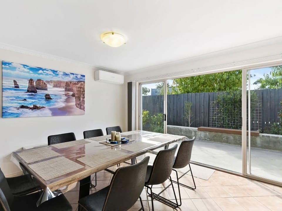 Bell Street Mansion 2-14 Walk to Beach & Cafes House in Torquay
