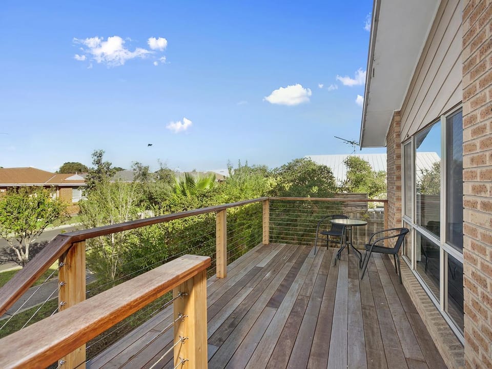 Holyhead Coastal Comfort -14 guests Walk to Beach House in Torquay