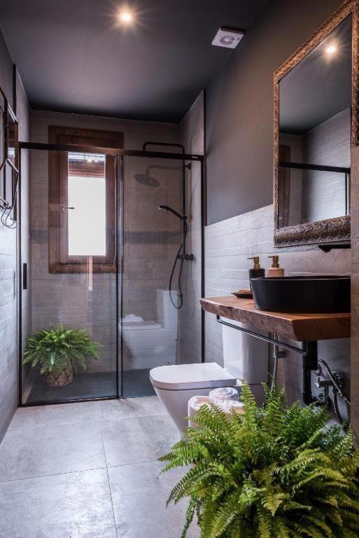 Shower, Toilet, Bathroom