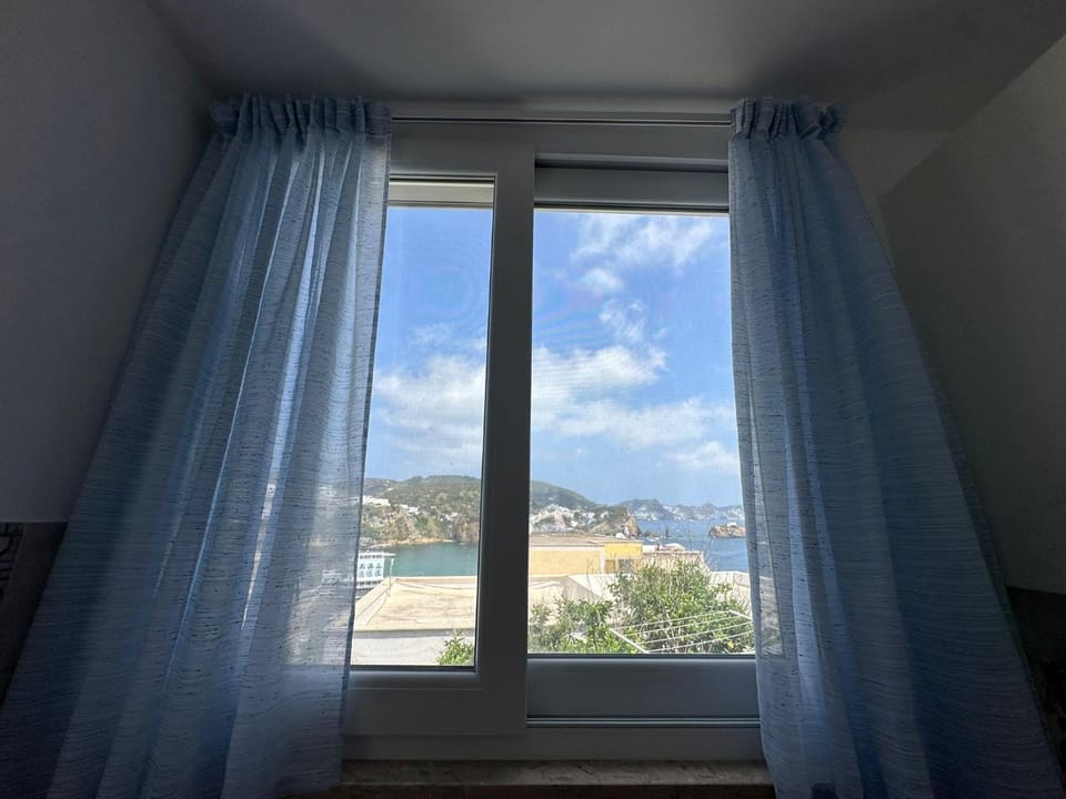 Day, Natural landscape, Mountain view, Sea view