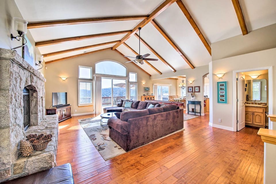 Mountain Gem w/ Game Room, 5 Mi to Lake Arrowhead! House in Southern California