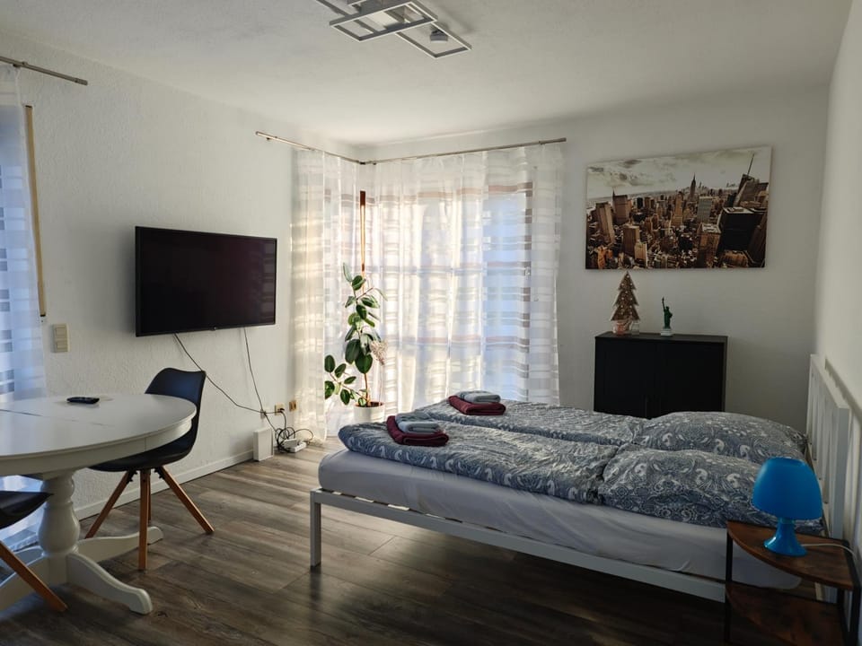 Bed, Living room, Bedroom