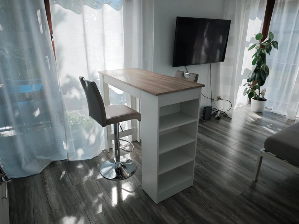 TV and multimedia, Dining area, Evening entertainment