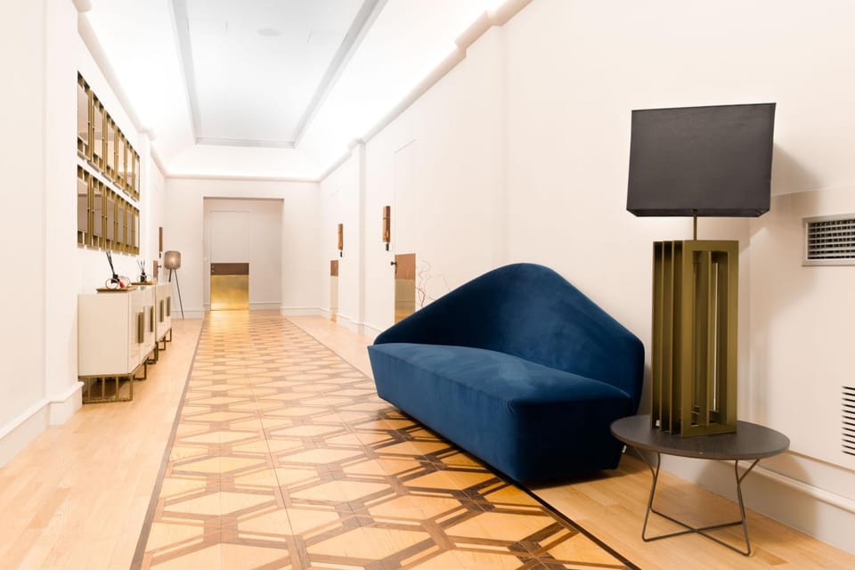 Property building, Seating area
