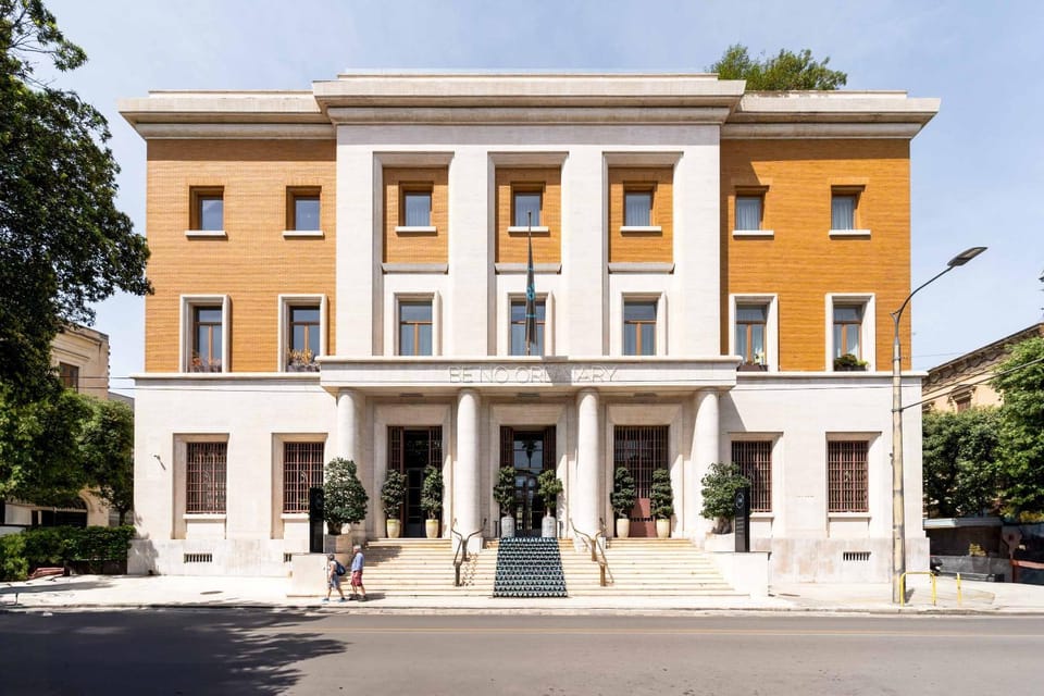 Property building, Facade/entrance, Day