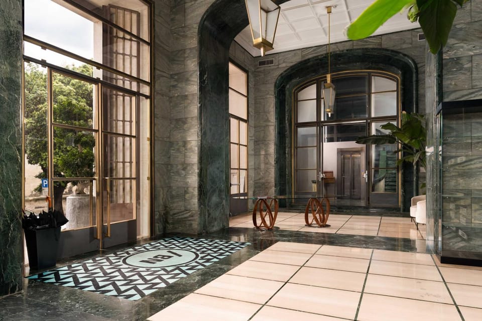 Property building, Facade/entrance