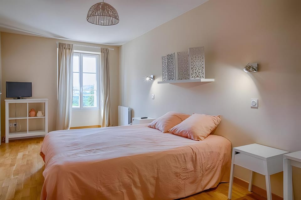 Living room, Bedroom