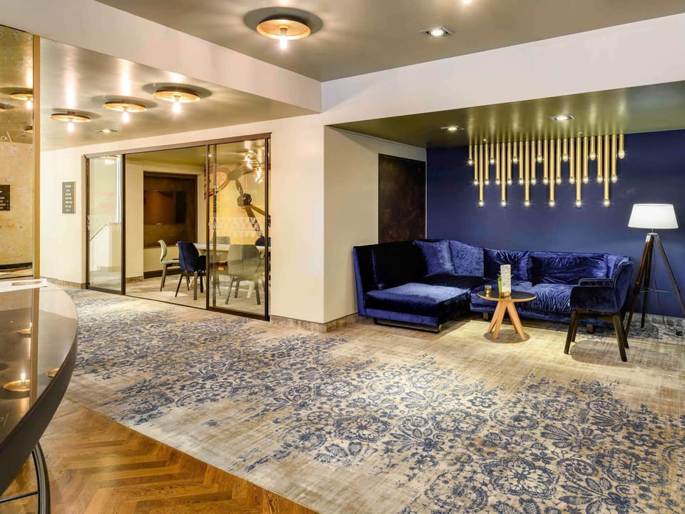 Meeting/conference room