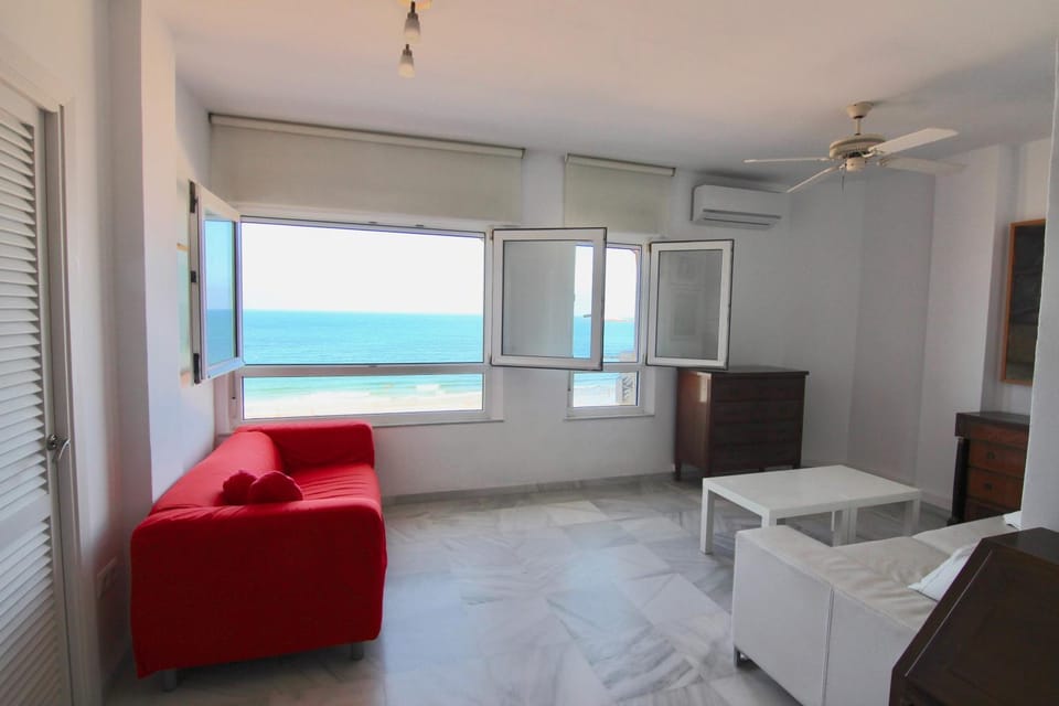 Apartamento VENTANAL AL MAR (Free Parking) Apartment in Cadiz