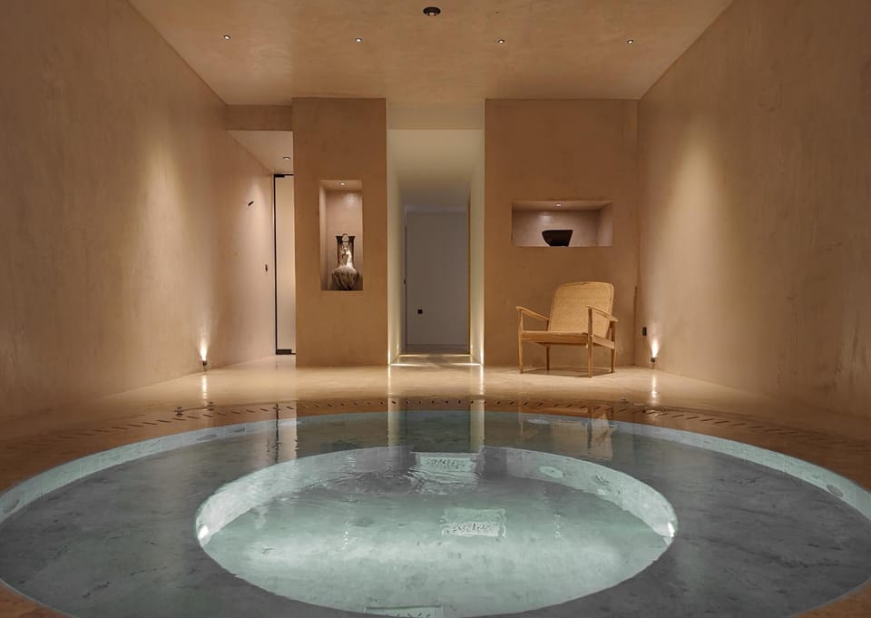 Hot Tub, Swimming pool