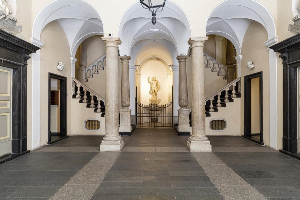 Facade/entrance, Off site