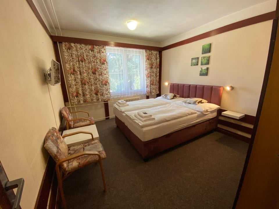 Bed, Photo of the whole room