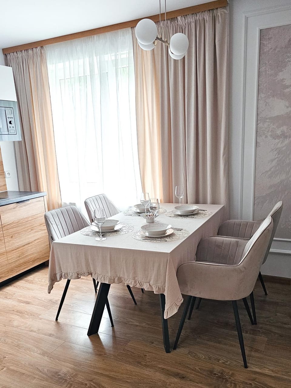 Living room, Dining area