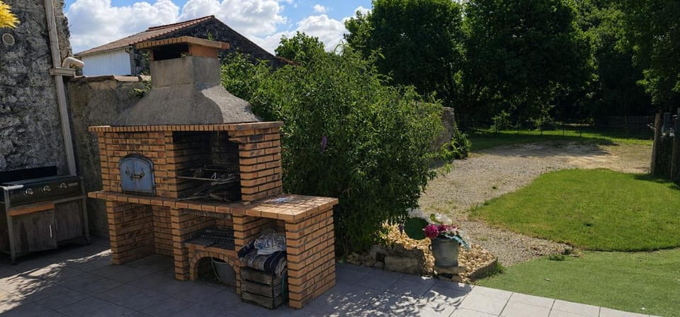 Gîte 8 personnes L'Oasis des Marais House in Nouvelle-Aquitaine