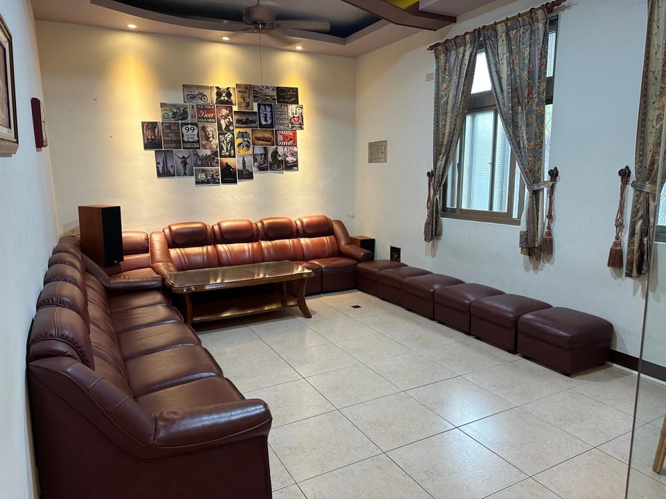 Game Room, Karaoke