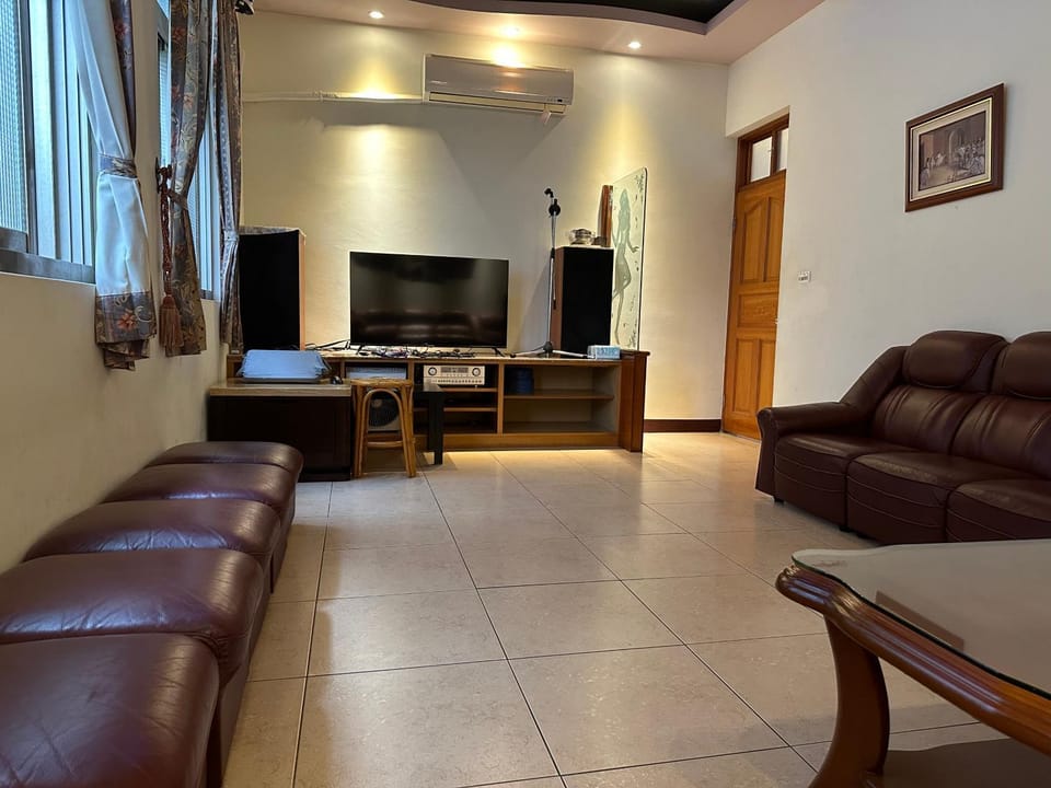 Game Room, Karaoke