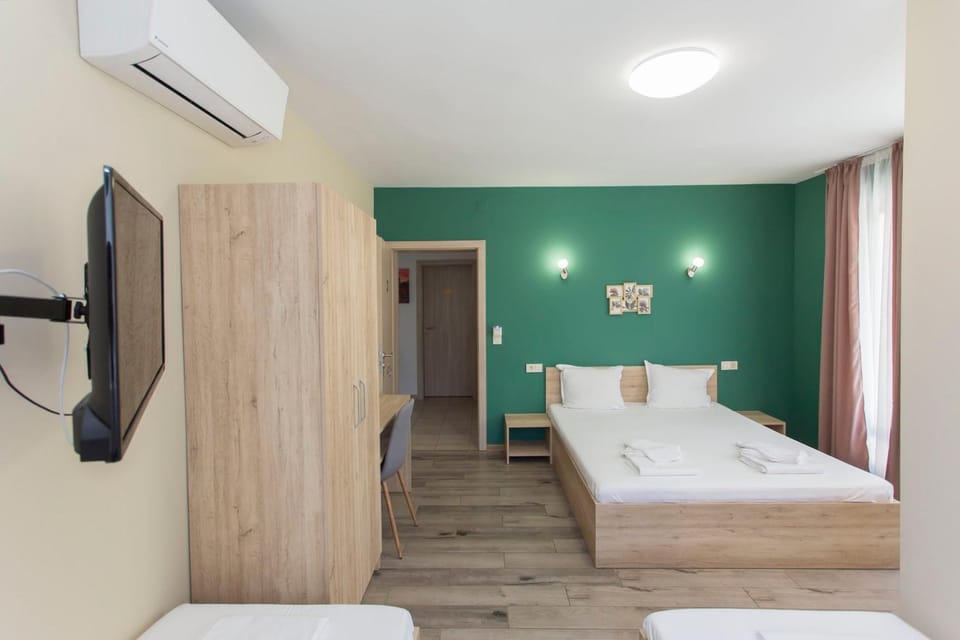 Къща за гости Перуника Bed and Breakfast in Bulgaria