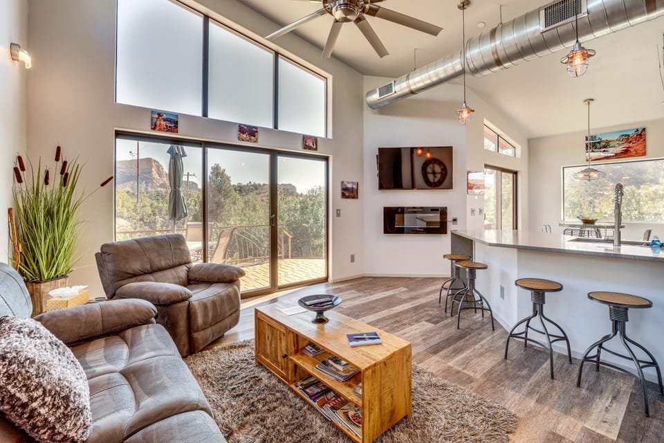 Chic Sedona Retreat: 2 Mi to Cathedral Rock Trail! House in Sedona