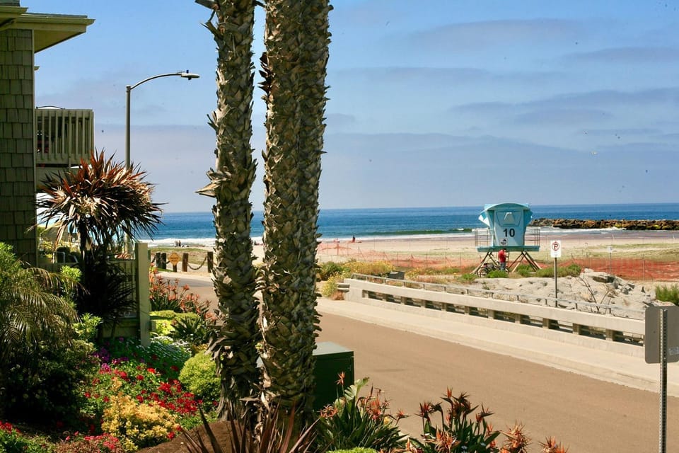 G23 - Coastal Cottage House in Oceanside