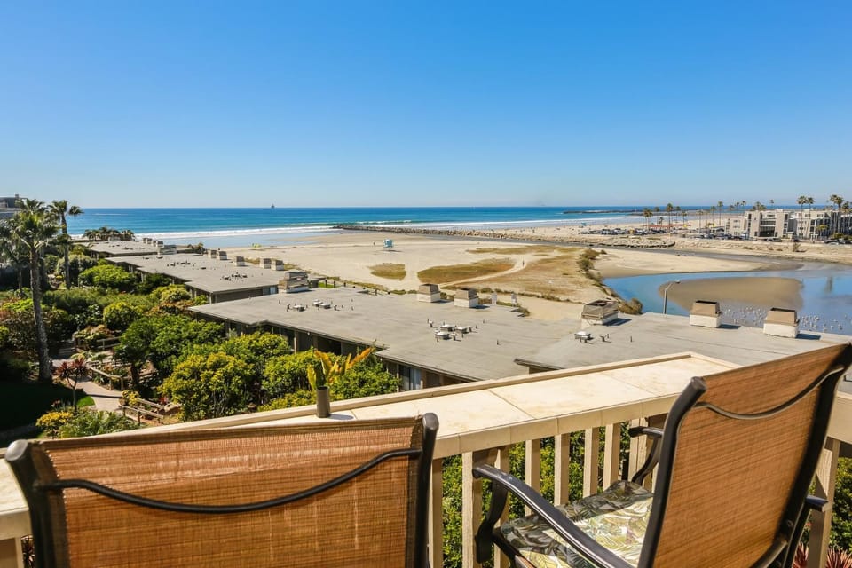 G313 - Panoramic Perfection House in Oceanside