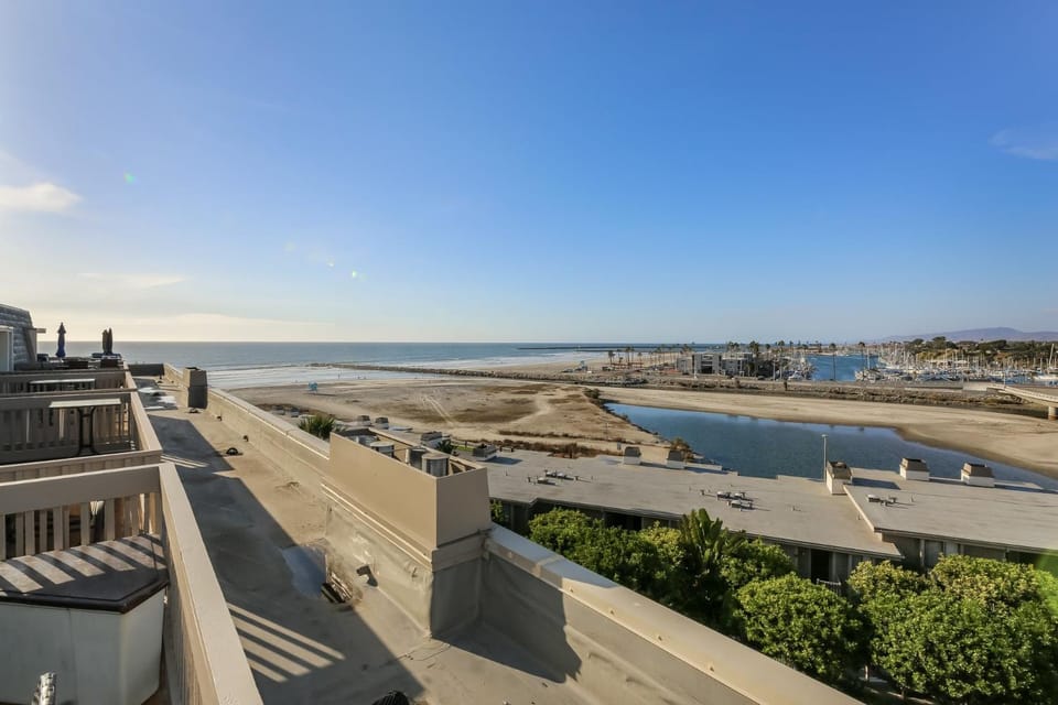 G317 - Sunset Suite House in Oceanside