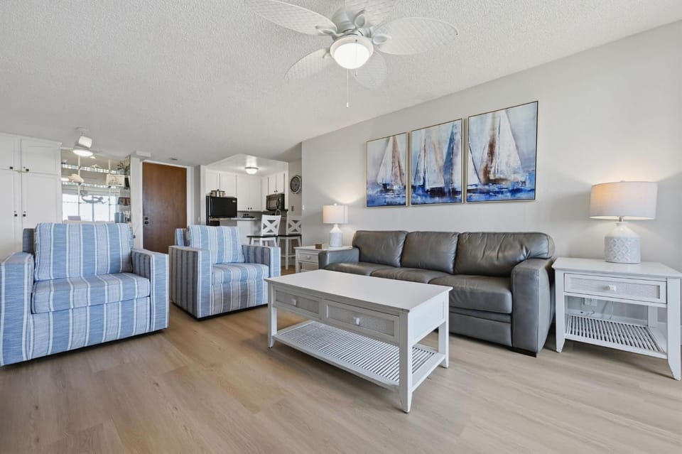 F111 - Morley's Beach Haven House in Oceanside