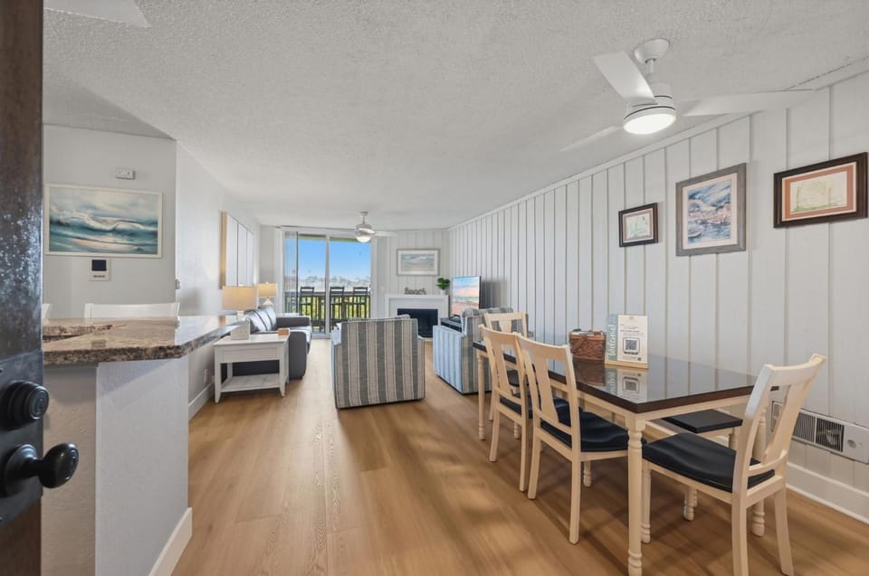 F111 - Morley's Beach Haven House in Oceanside