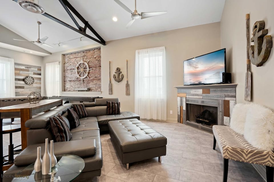 Luxe Condo w/ Game Area, Walk to Beach & Boardwalk House in Wildwood