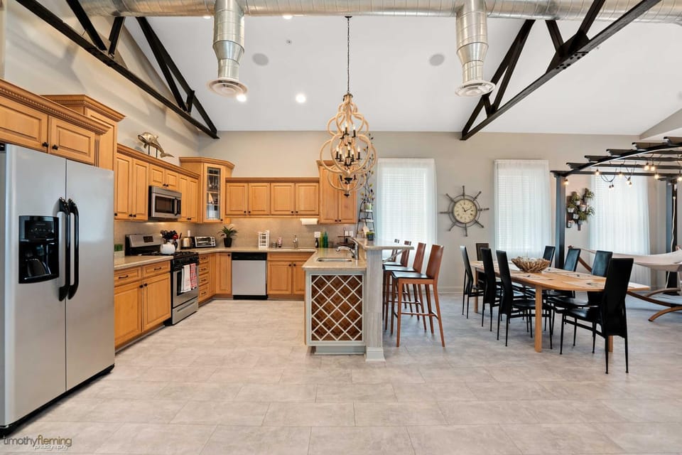 Luxe Condo w/ Game Area, Walk to Beach & Boardwalk House in Wildwood