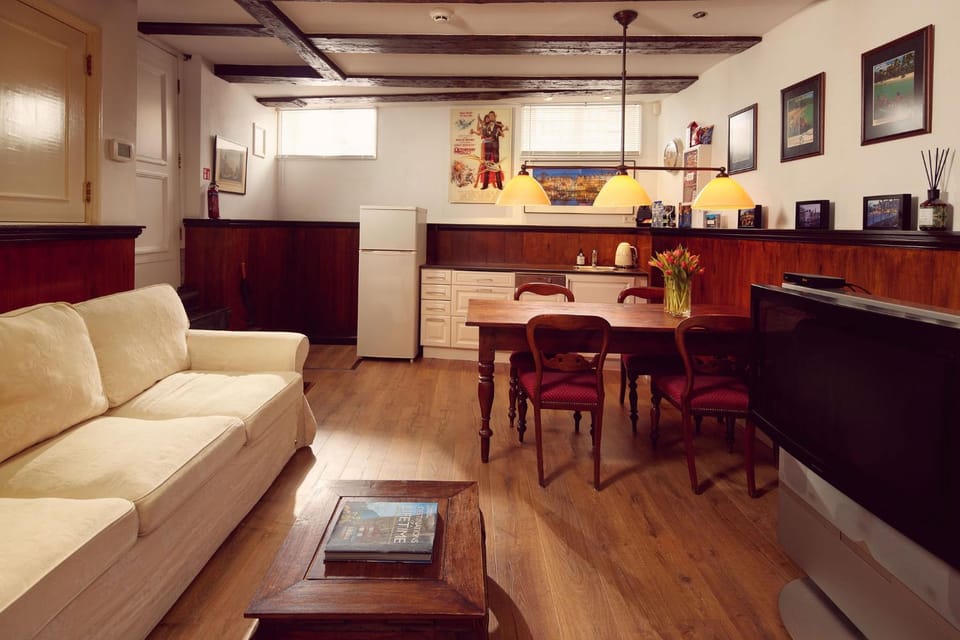 TV and multimedia, Living room, Decorative detail