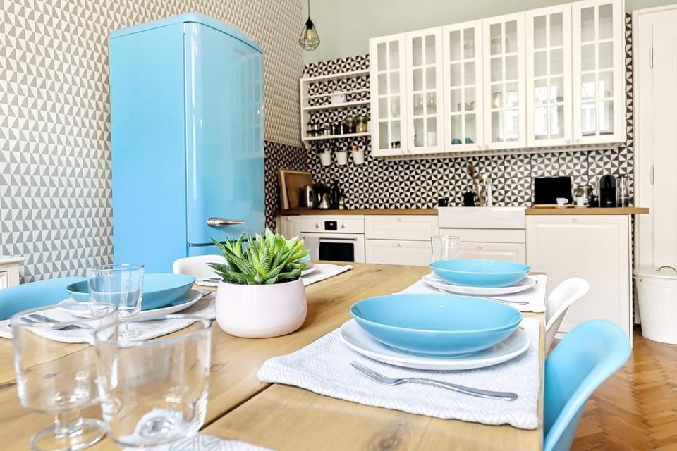 Kitchen or kitchenette, Dining area, dishwasher, oven, stove