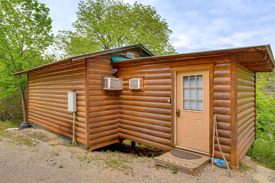 'Cedar Falls Cabin 5': 1/2 Mile to Turner Falls Cabin in Davis