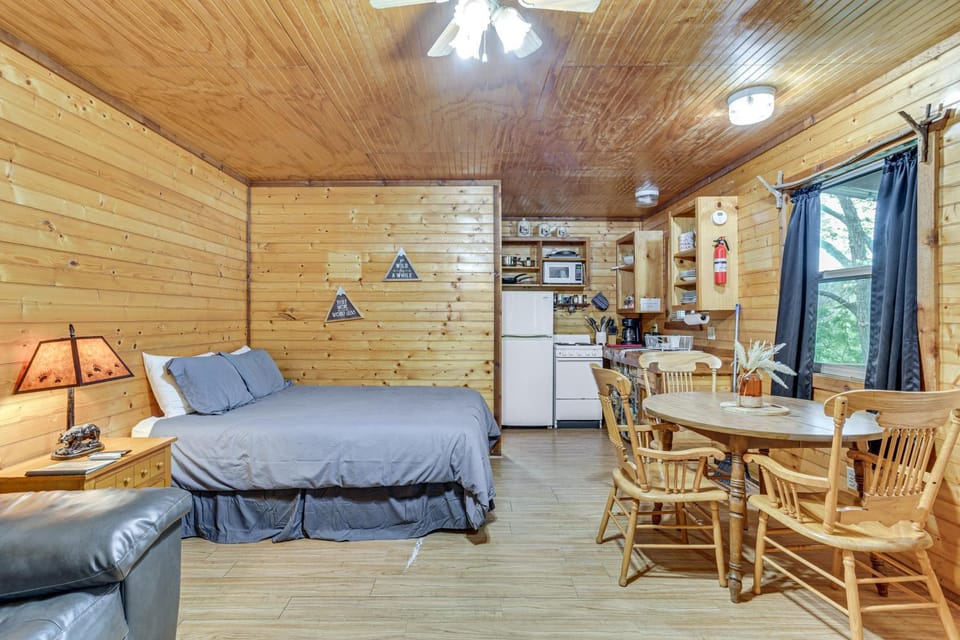 'Cedar Falls Cabin 5': 1/2 Mile to Turner Falls Cabin in Davis
