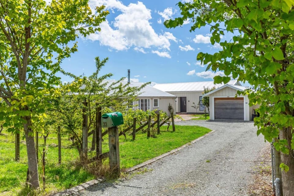 Émigré Martinborough - The Wine Shed & Lodge House in Martinborough