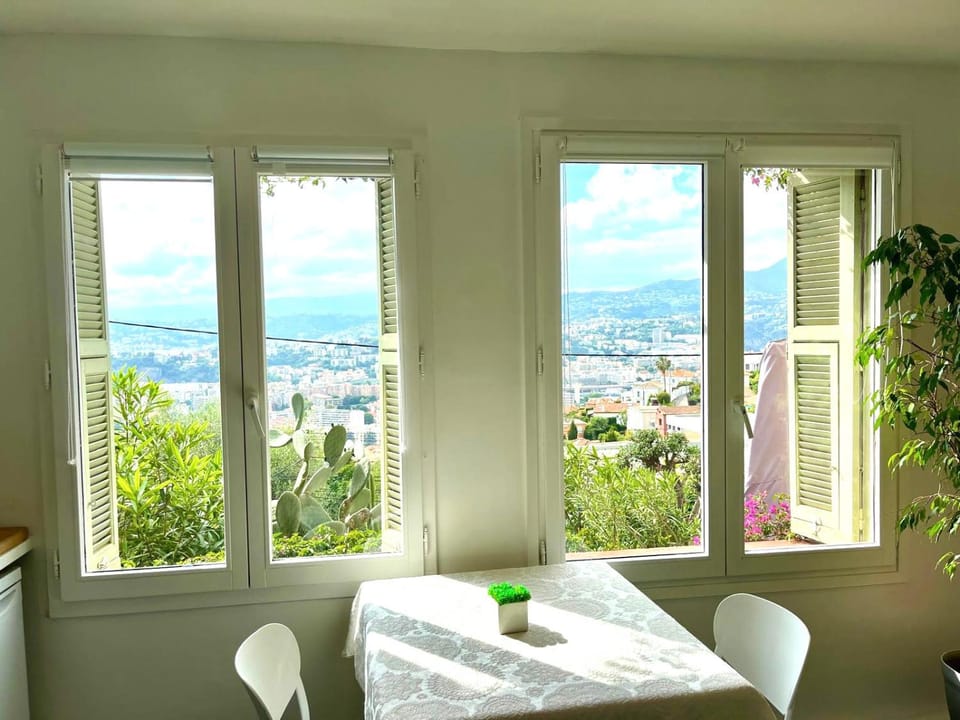 View (from property/room), City view, Garden view