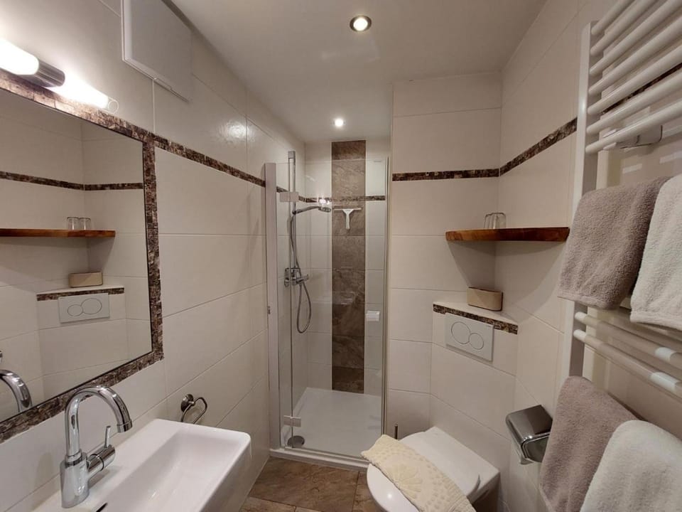 Shower, Bathroom